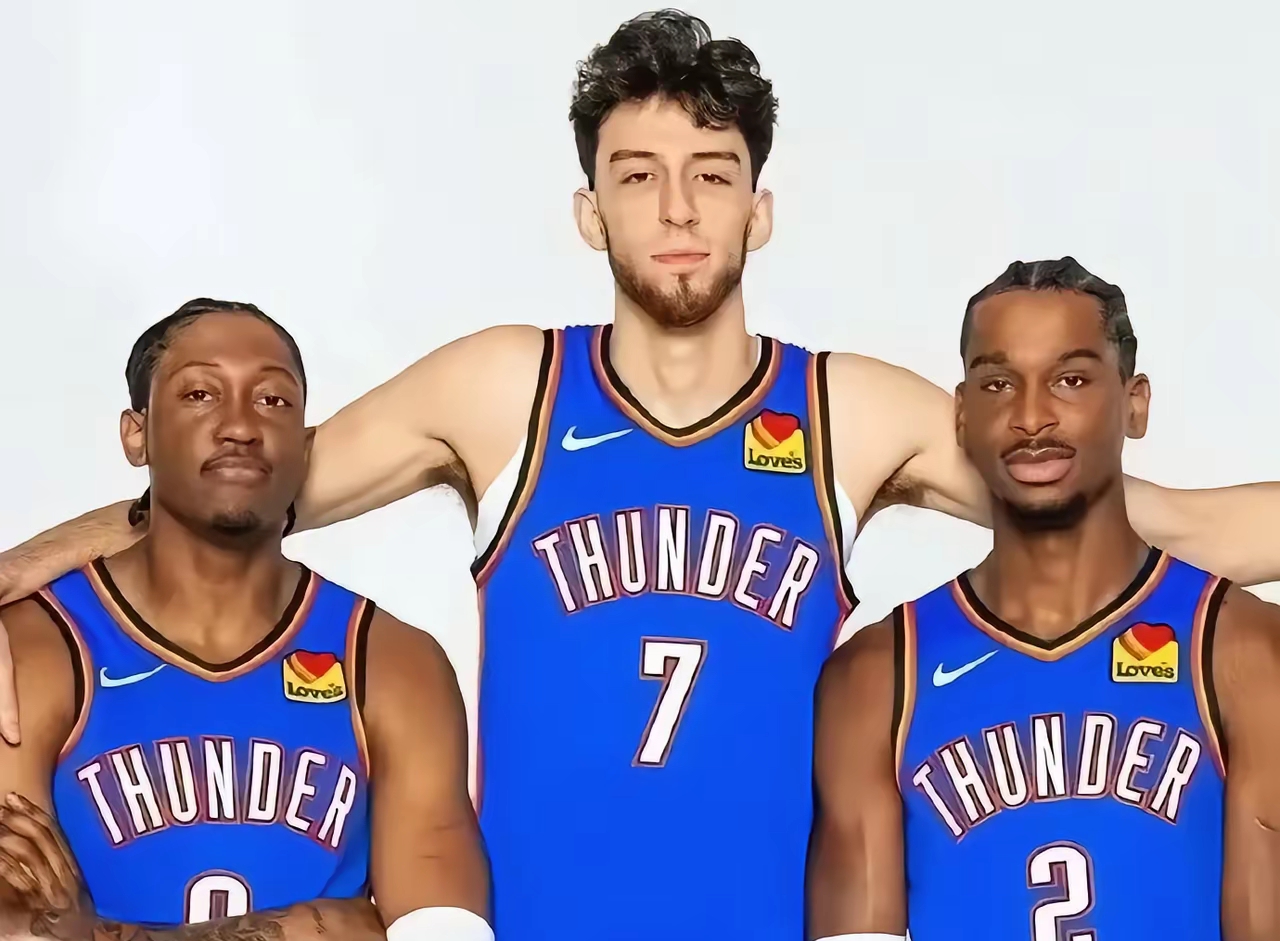 丹佛掘金训练开放日，关键时刻篮板制胜引欢呼，全明星赛在即，阵容厚度经受考验的简单介绍